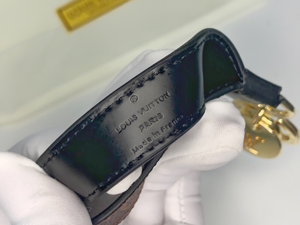 ブランドキーホルダー全体デザイン